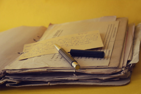 原來做網(wǎng)站的公司倒閉了，怎么辦？ old_files_pen_free_photo-457x304